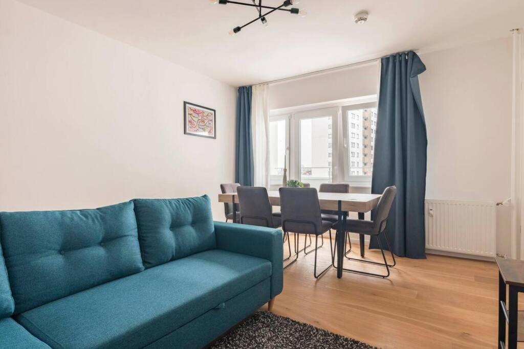 Modern Home In Central Берлин Экстерьер фото