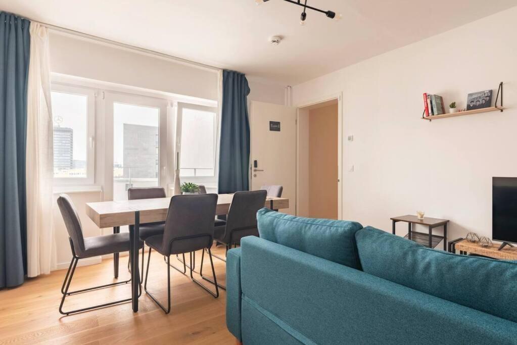 Modern Home In Central Берлин Экстерьер фото