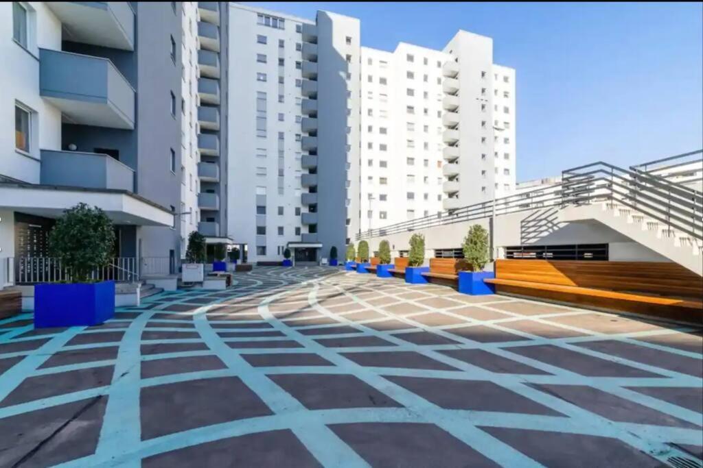 Modern Home In Central Берлин Экстерьер фото
