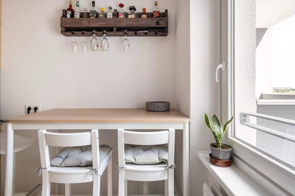 Modern Home In Central Берлин Экстерьер фото